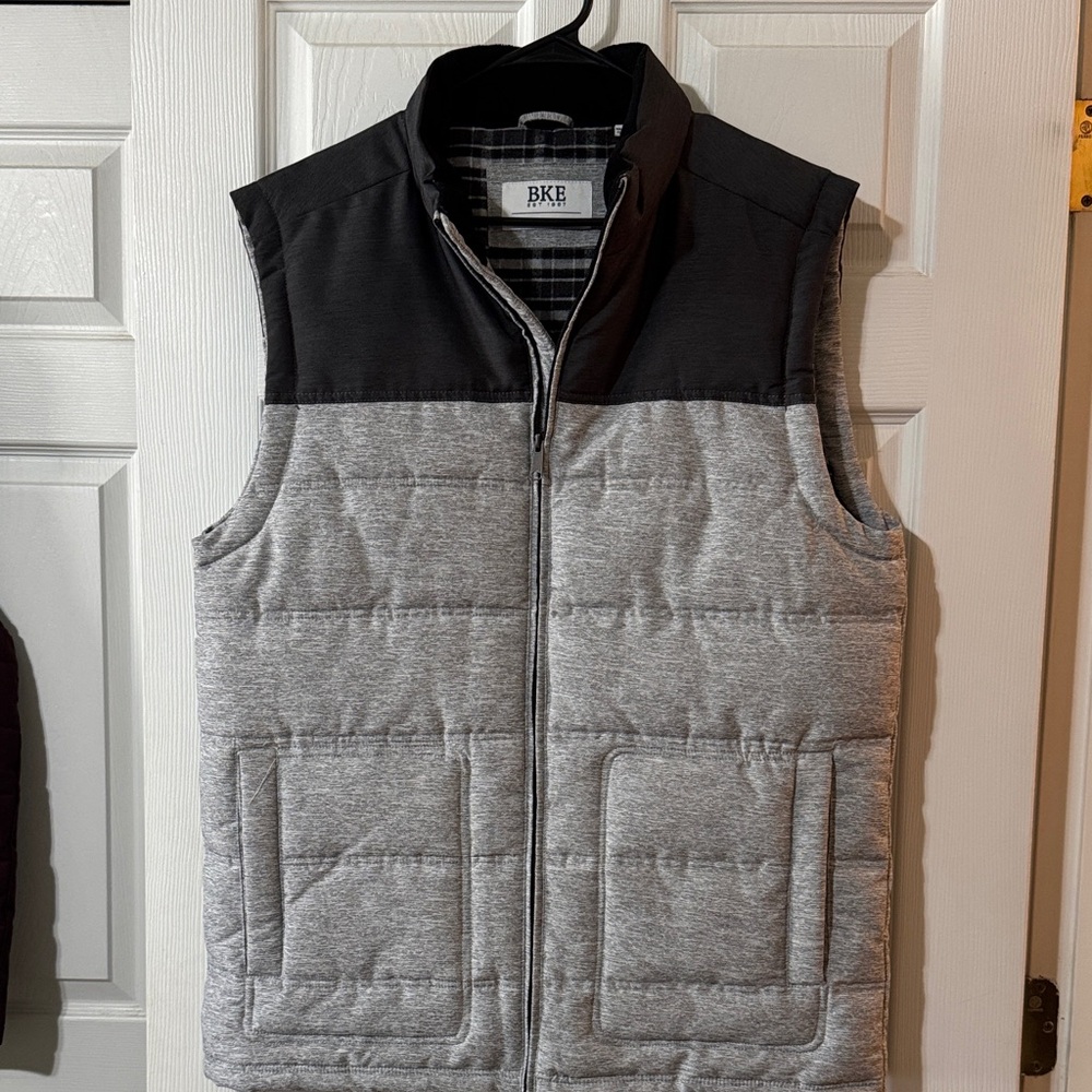 BKE Men's Two-Tone Vest in Black and Gray